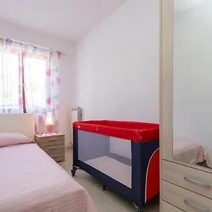https://apartmani-xenia-desiderio.in-istria.net